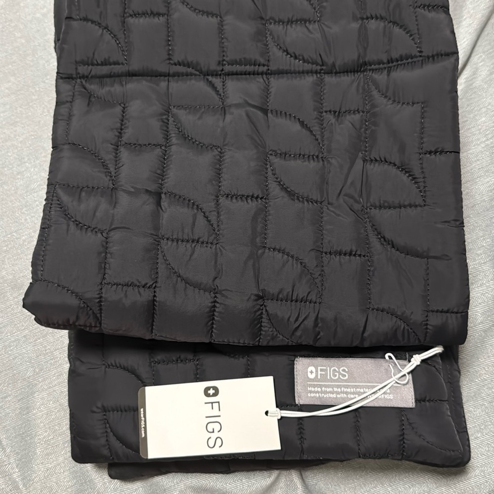 FIGS Puffer Scarf